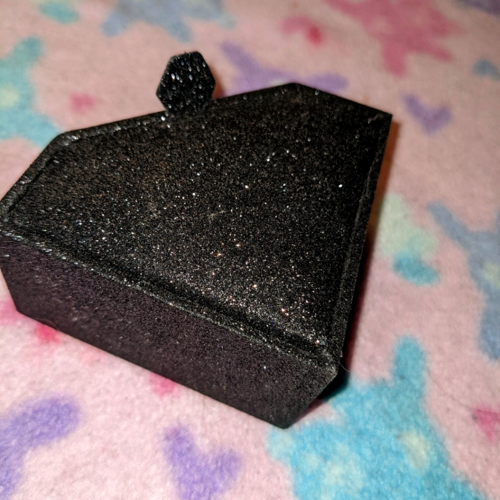Diamond shaped jewelry box